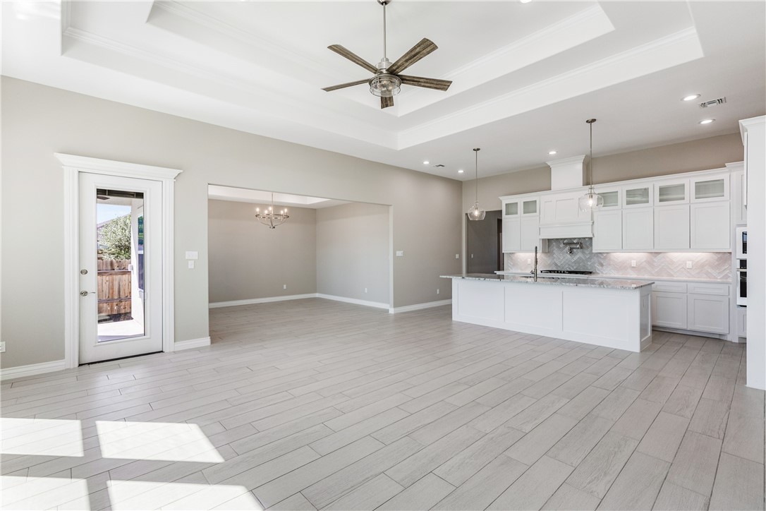 13941 Flintlock Dr Property Photo 6