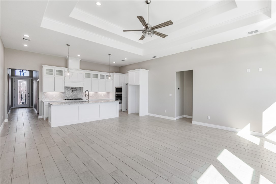 13941 Flintlock Dr Property Photo 7