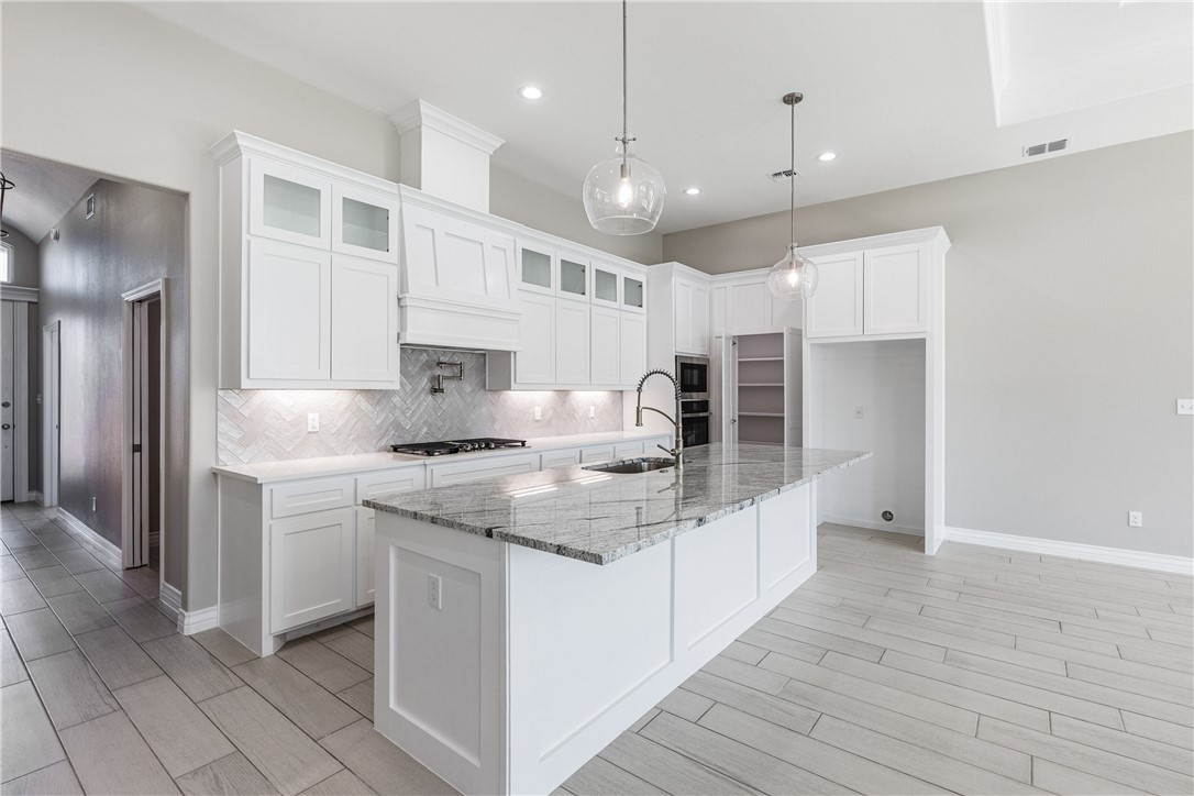 13941 Flintlock Dr Property Photo 10