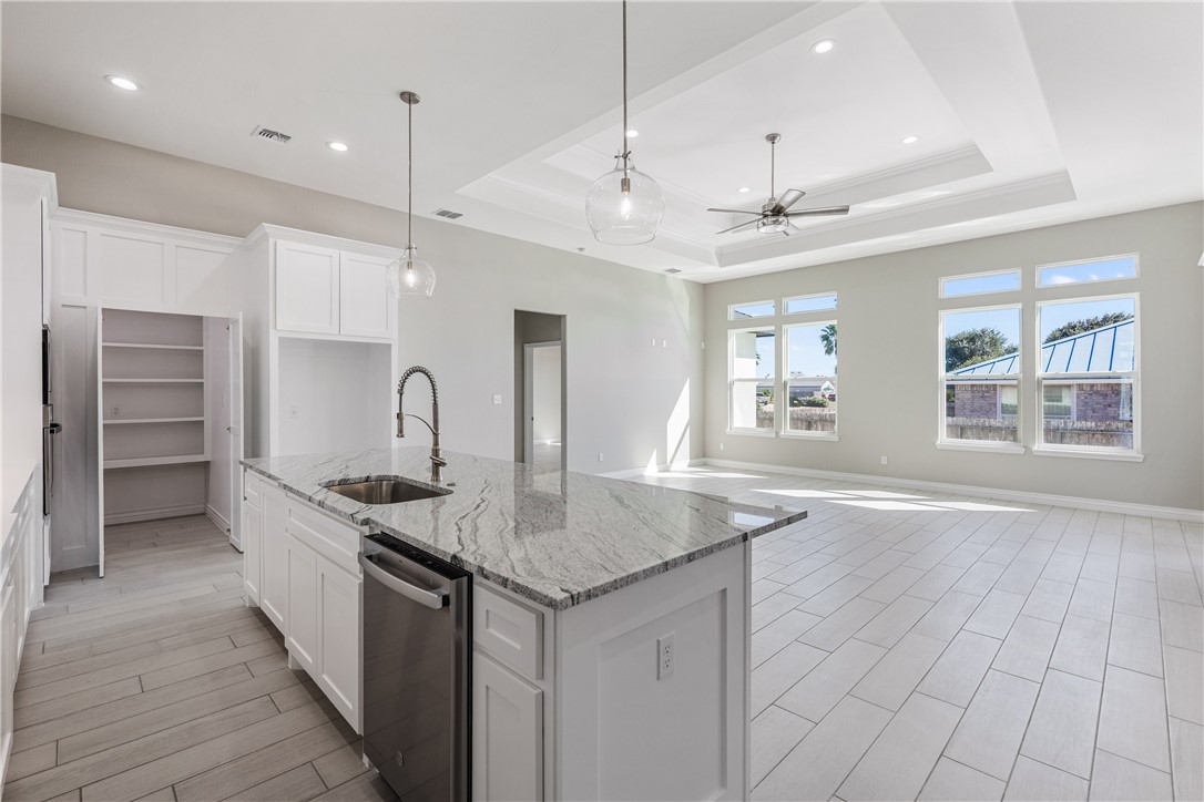 13941 Flintlock Dr Property Photo 11