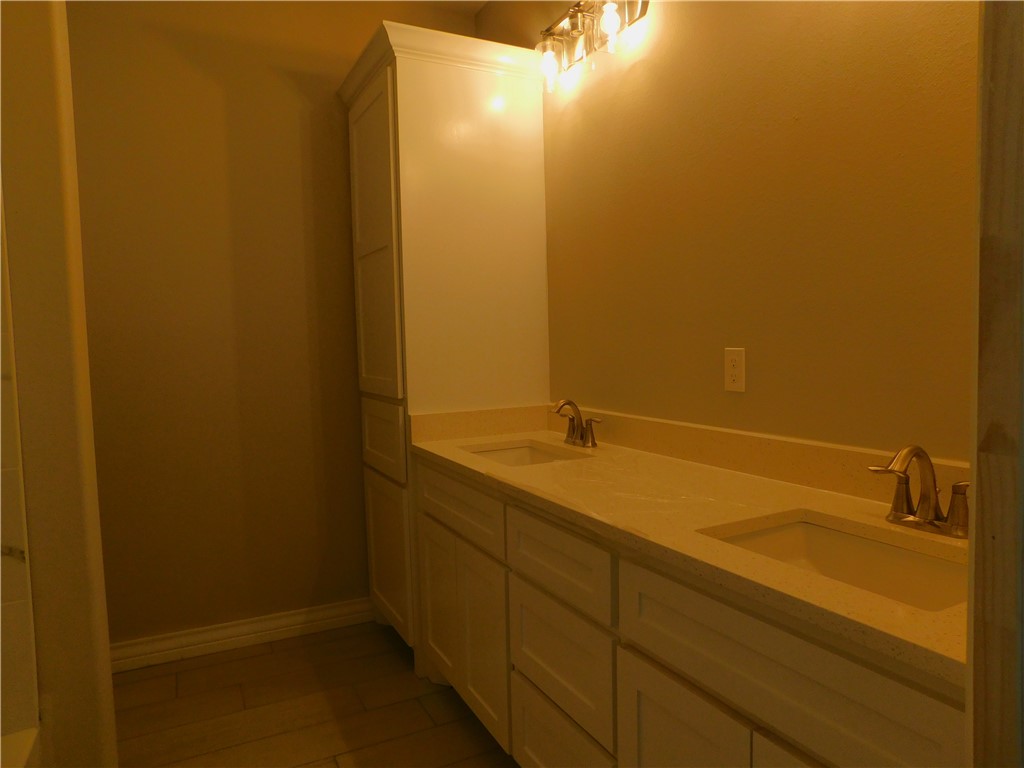 13941 Flintlock Dr Property Photo 12