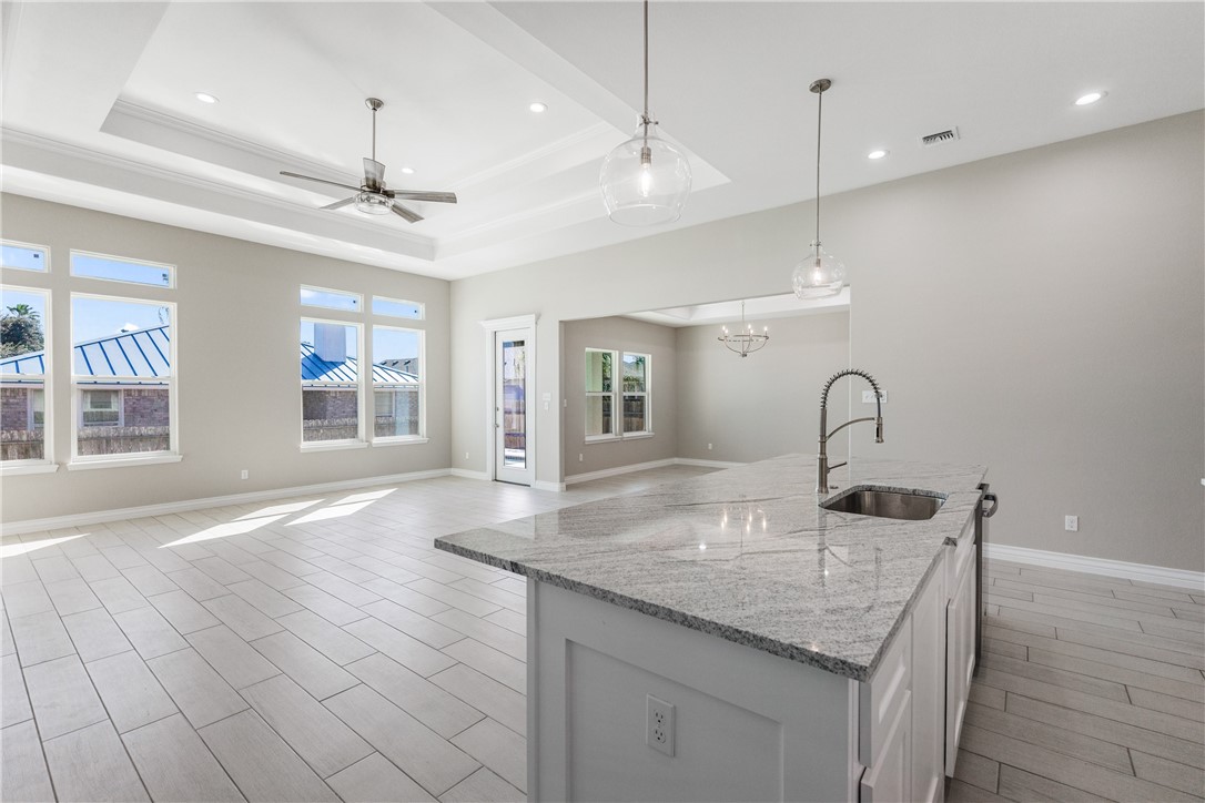 13941 Flintlock Dr Property Photo 12