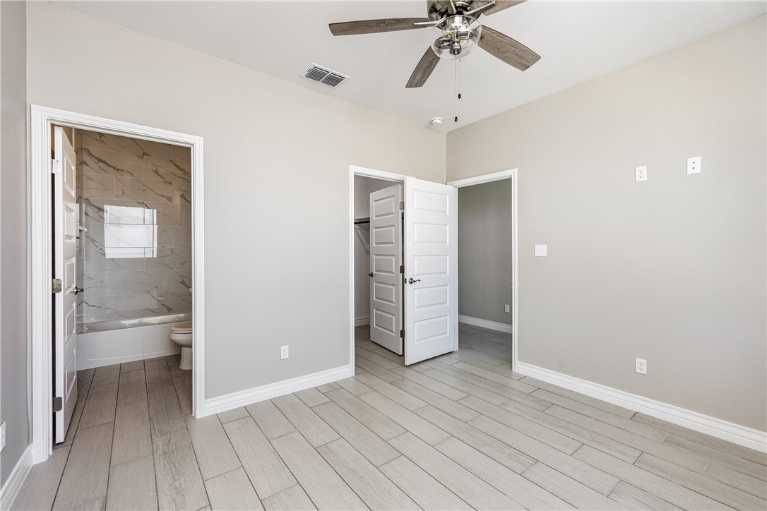 13941 Flintlock Dr Property Photo 26