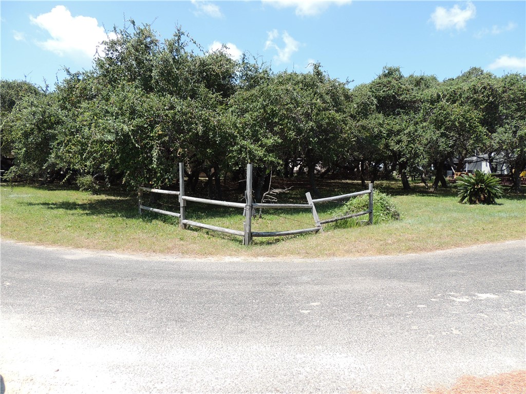 000 Wildwood Dr Property Photo