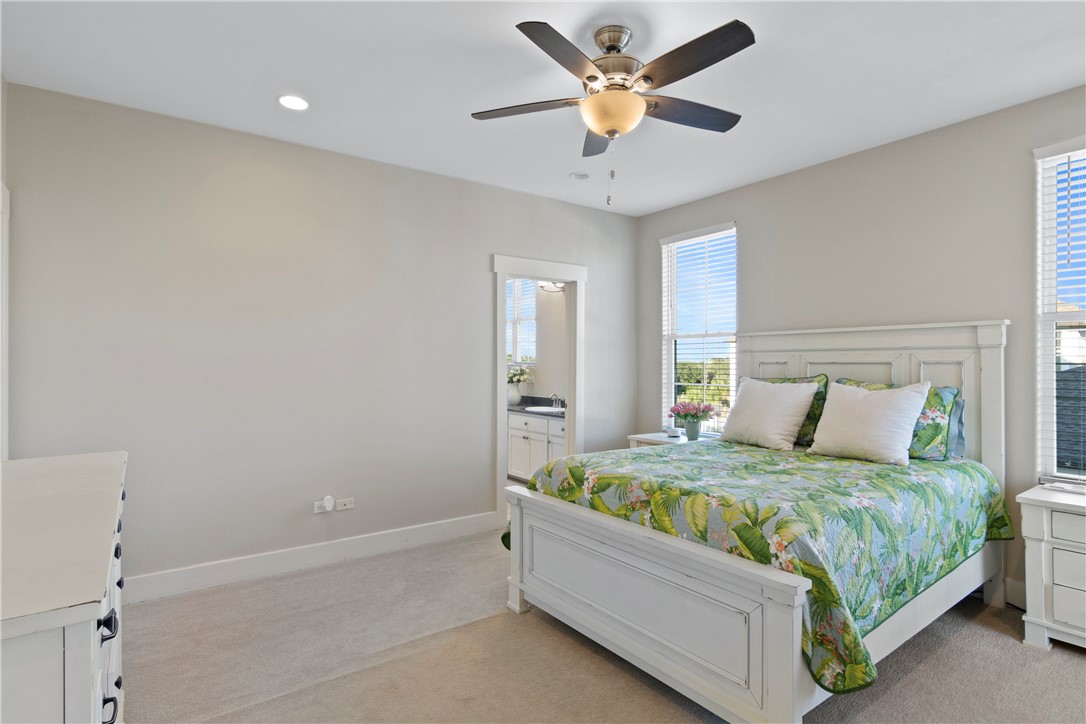 114 Lavaca Circ Property Photo 12