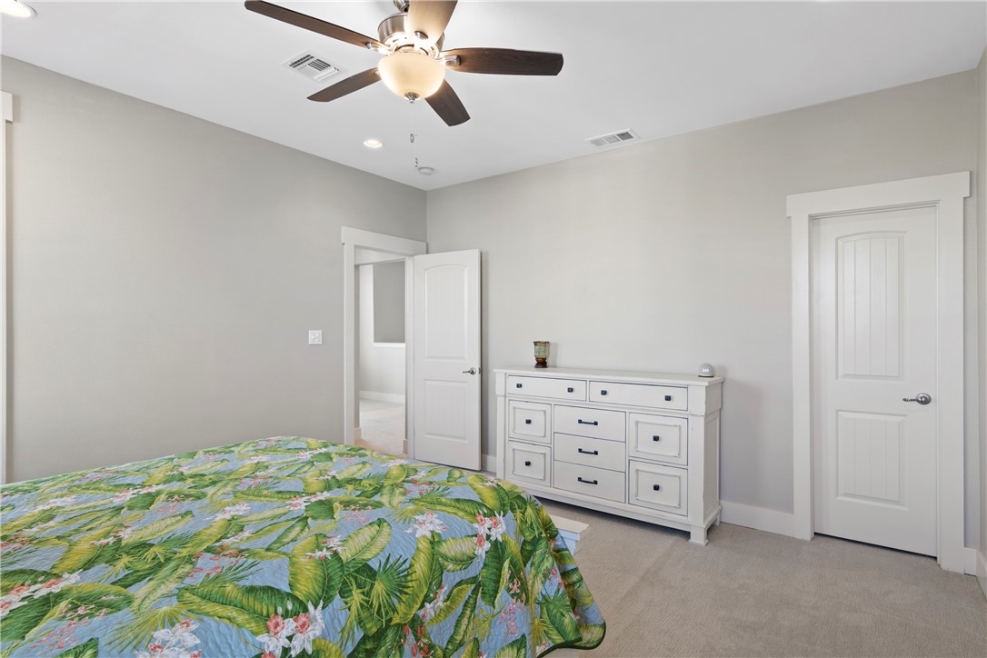 114 Lavaca Circ Property Photo 14