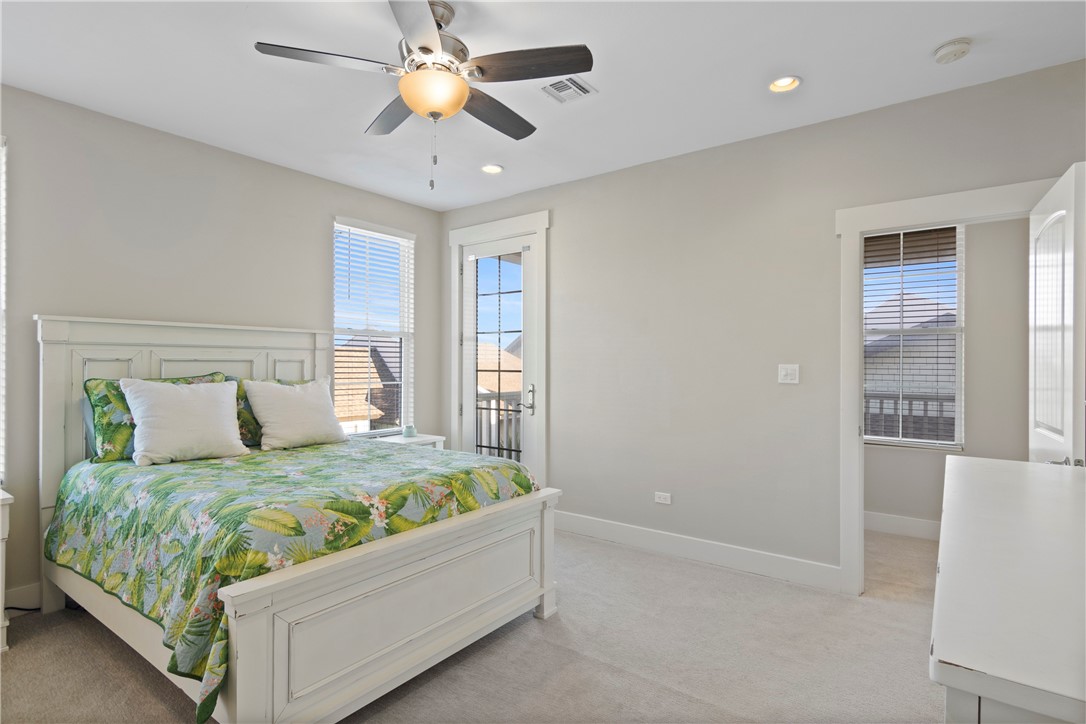 114 Lavaca Circ Property Photo 15
