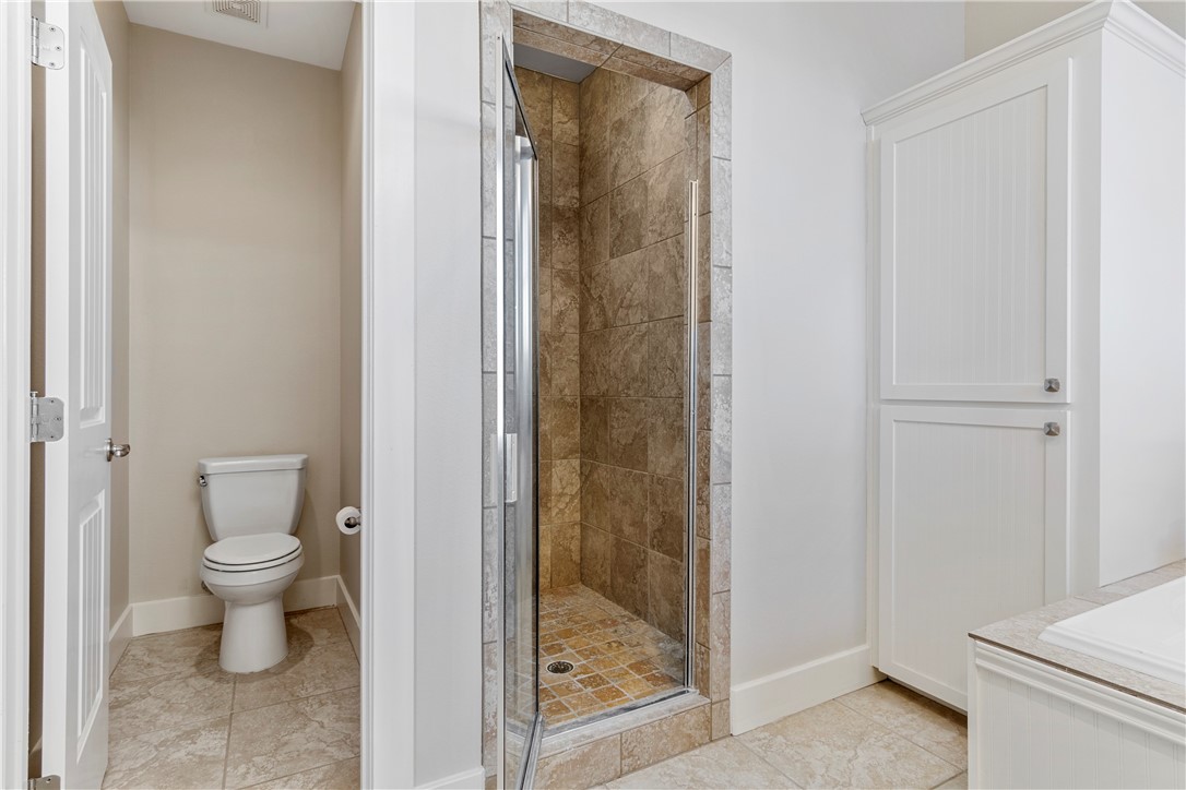 114 Lavaca Circ Property Photo 18