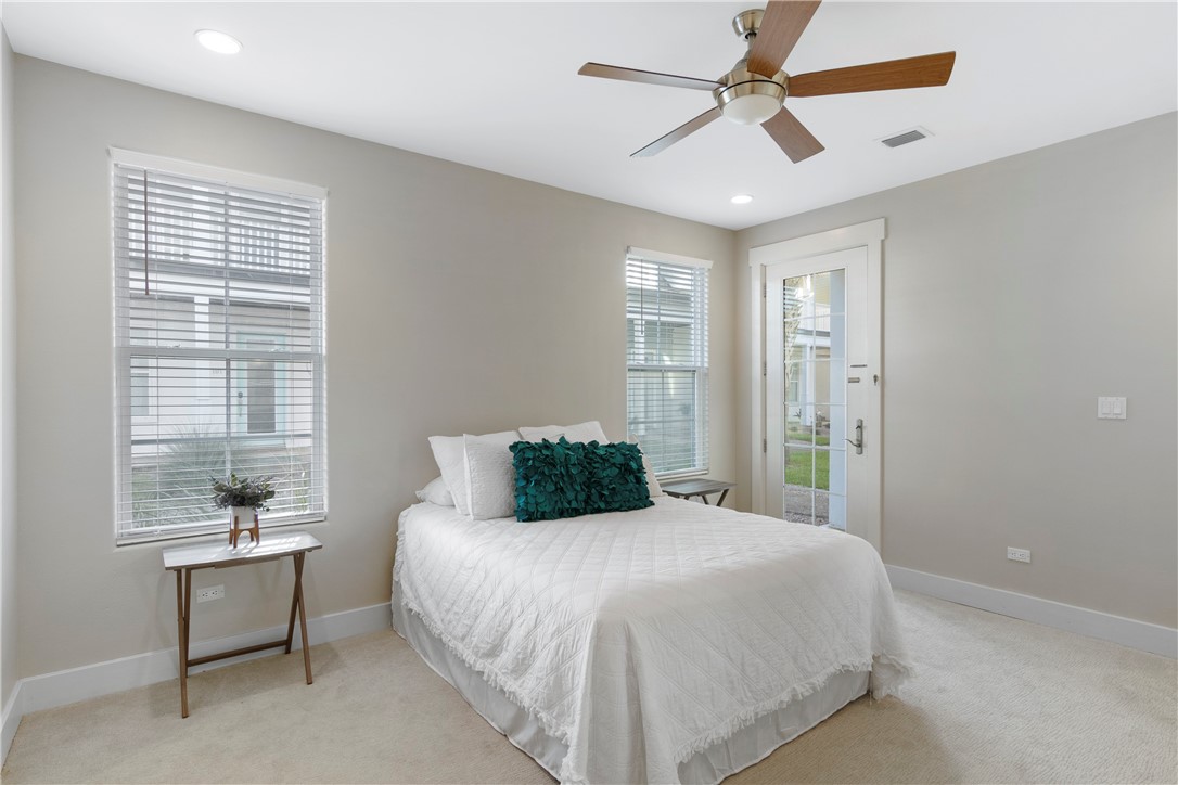 114 Lavaca Circ Property Photo 19