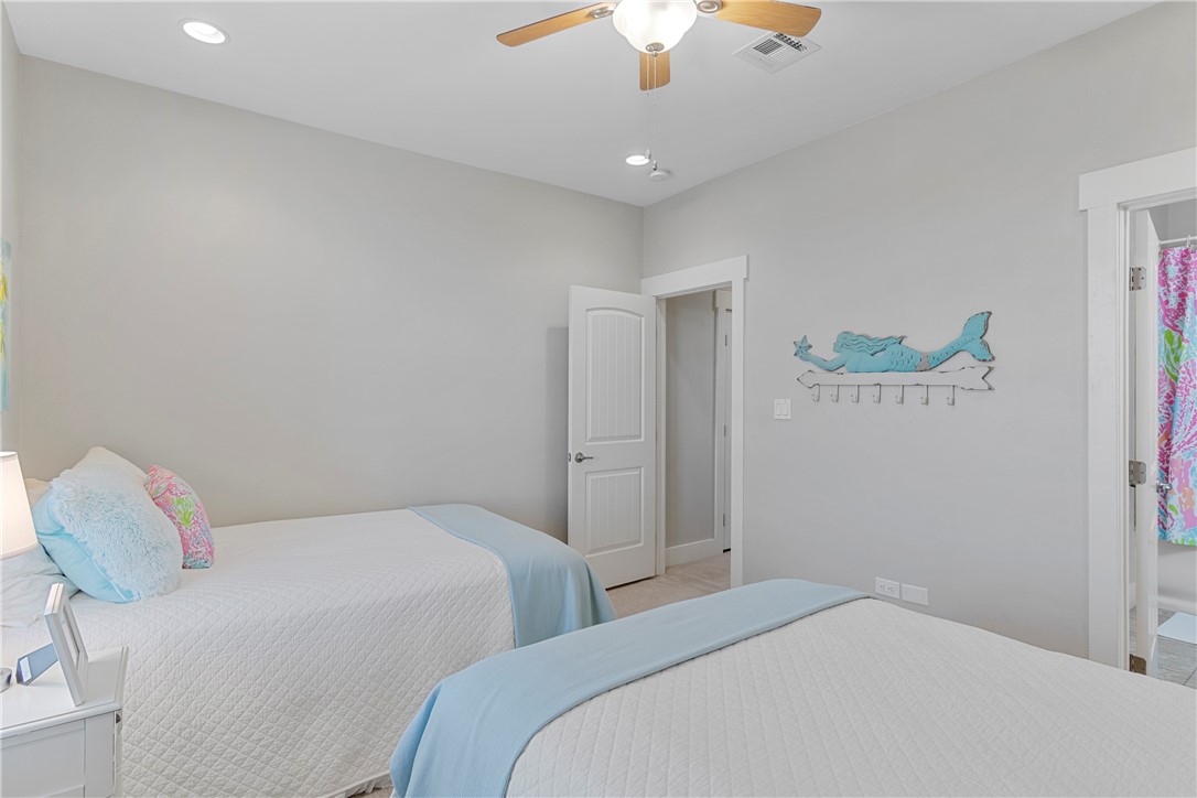 114 Lavaca Circ Property Photo 24