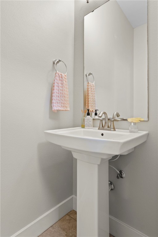114 Lavaca Circ Property Photo 27