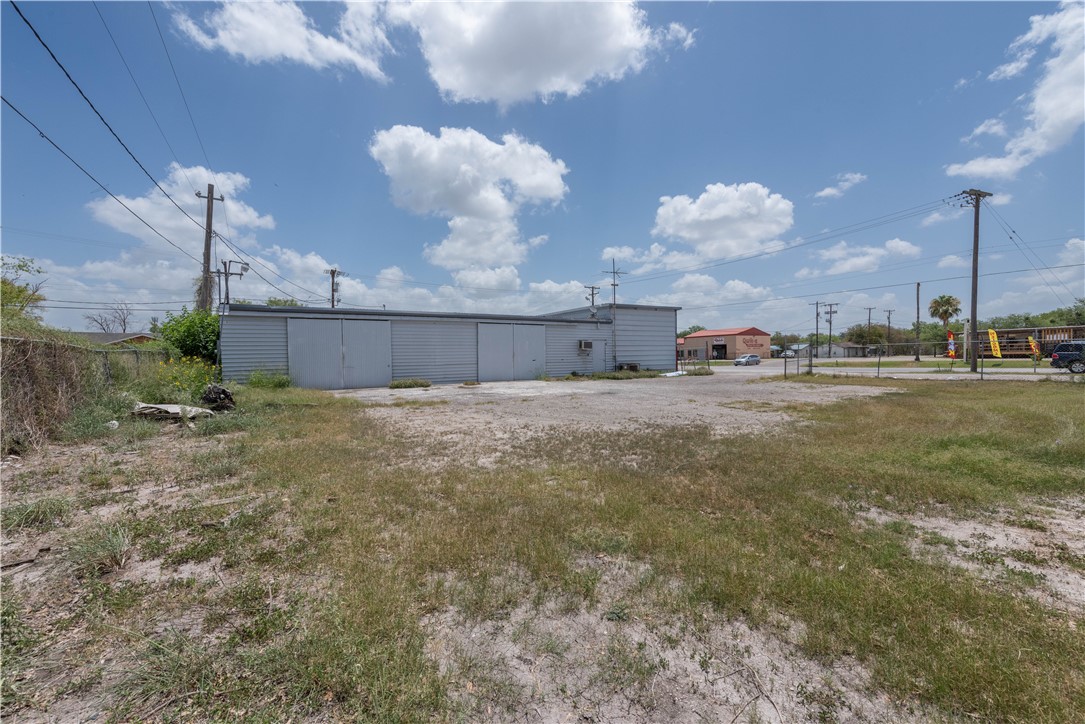623 N Front St Property Photo 14