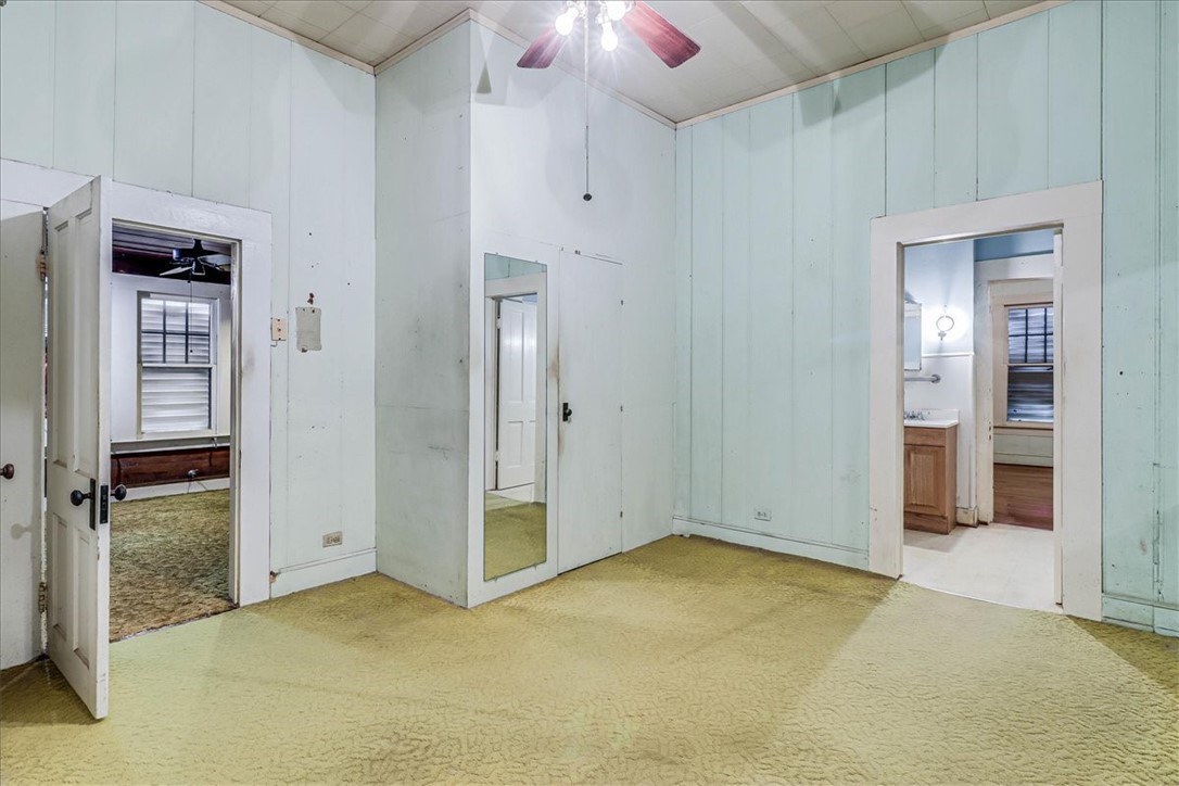 304 E Avenue I Property Photo 18