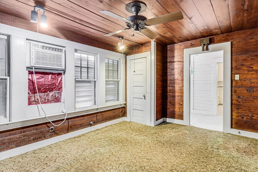 304 E Avenue I Property Photo 20