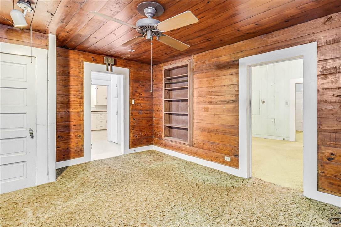 304 E Avenue I Property Photo 23