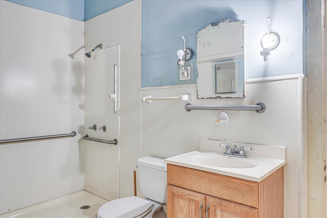 304 E Avenue I Property Photo 25