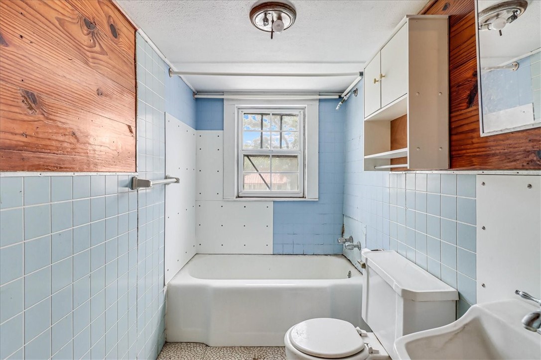 304 E Avenue I Property Photo 29