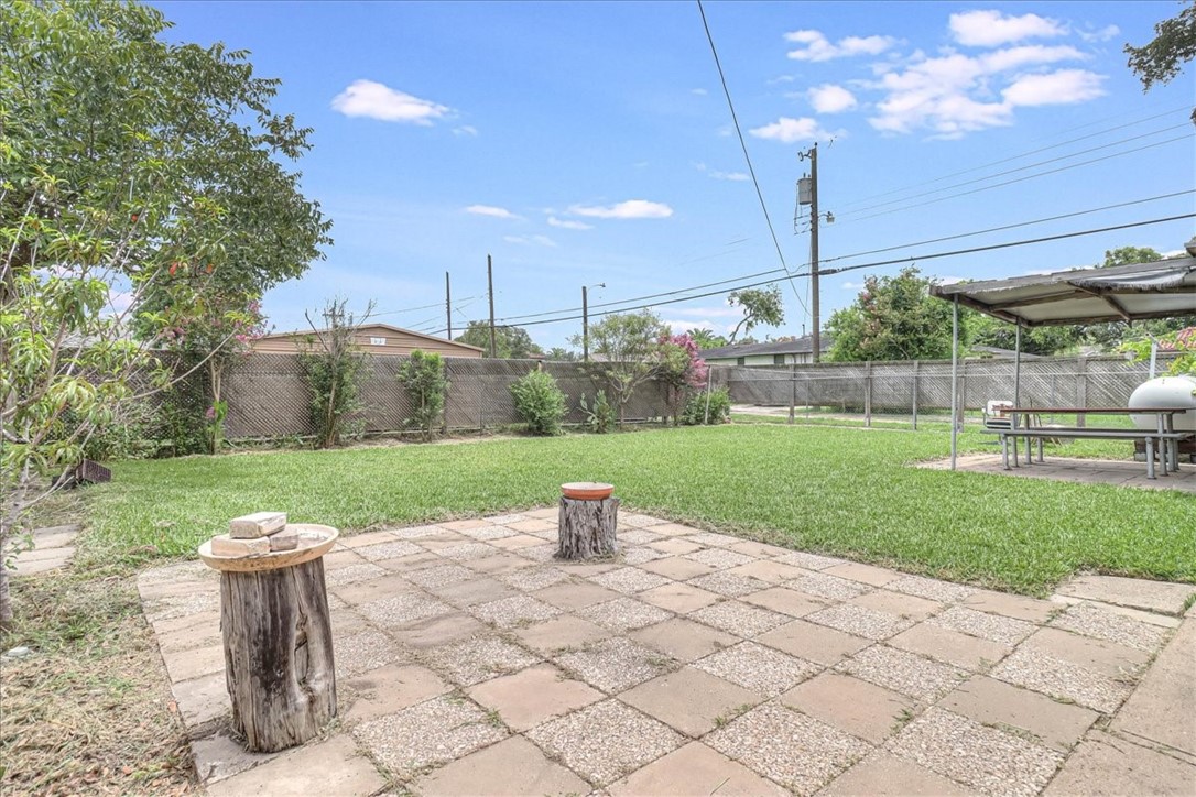 304 E Avenue I Property Photo 32