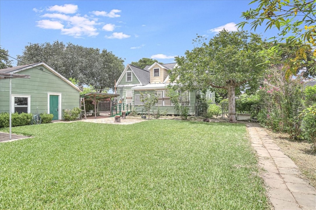 304 E Avenue I Property Photo 36