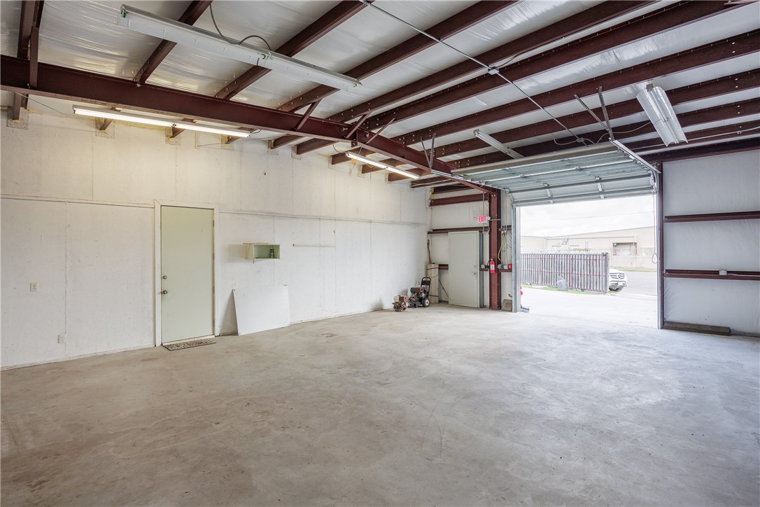 4058 Lou St Property Photo 25