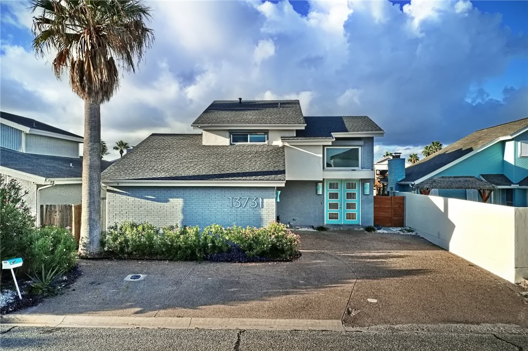 13731 Tajamar St Property Photo 2