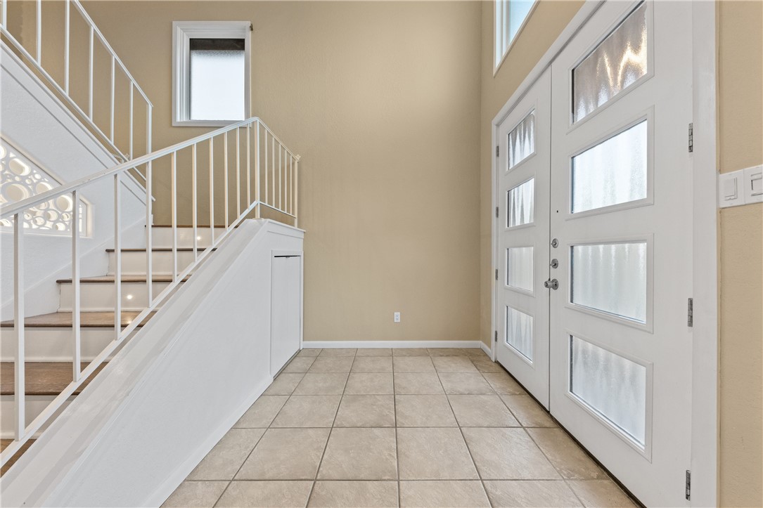 13731 Tajamar St Property Photo 5