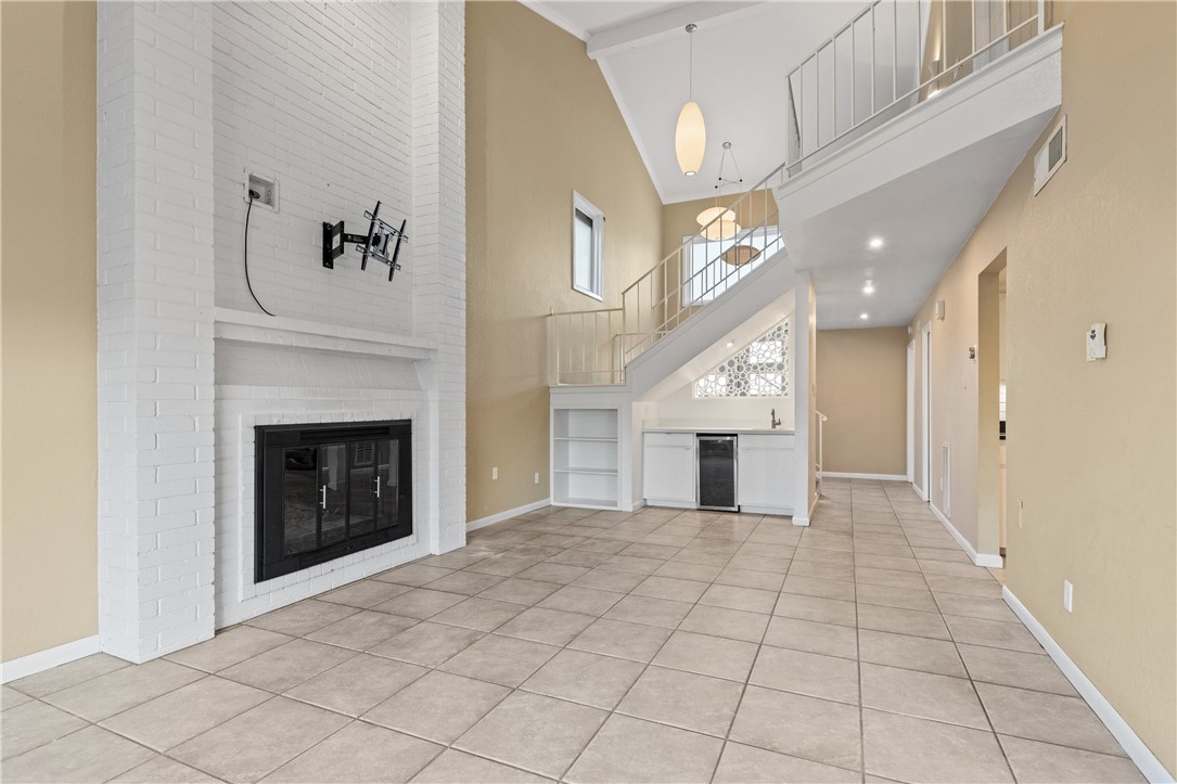 13731 Tajamar St Property Photo 6