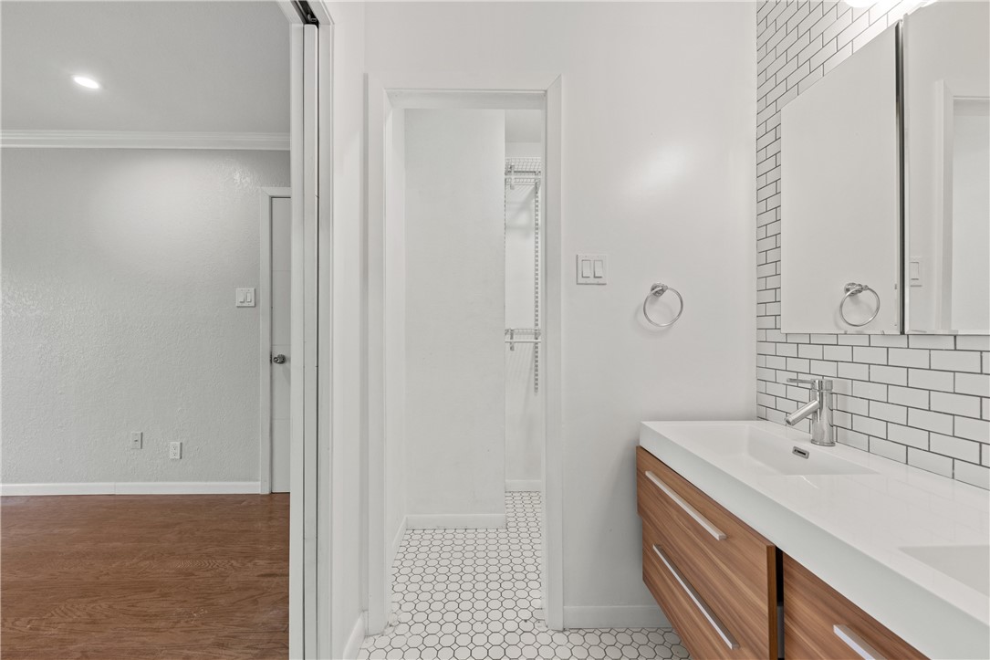 13731 Tajamar St Property Photo 18