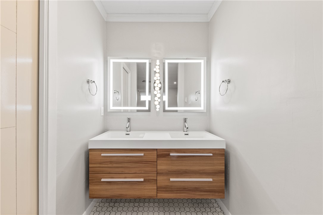 13731 Tajamar St Property Photo 28