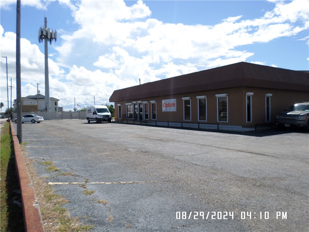 4521 S Staples St Property Photo 1