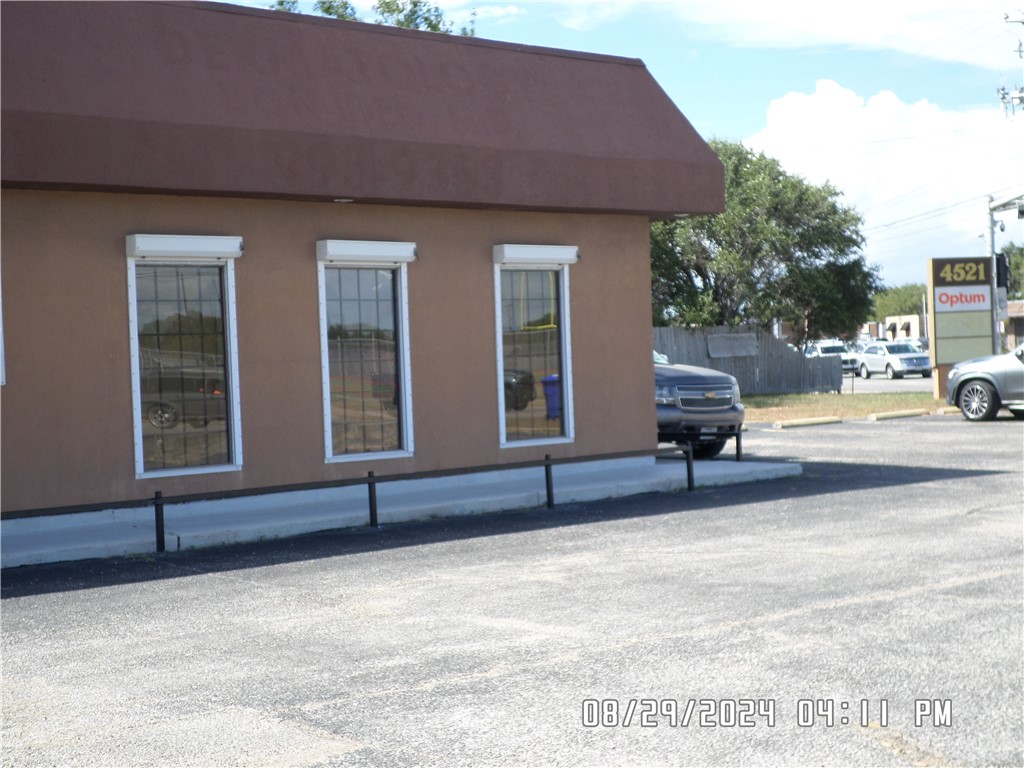 4521 S Staples St Property Photo 17