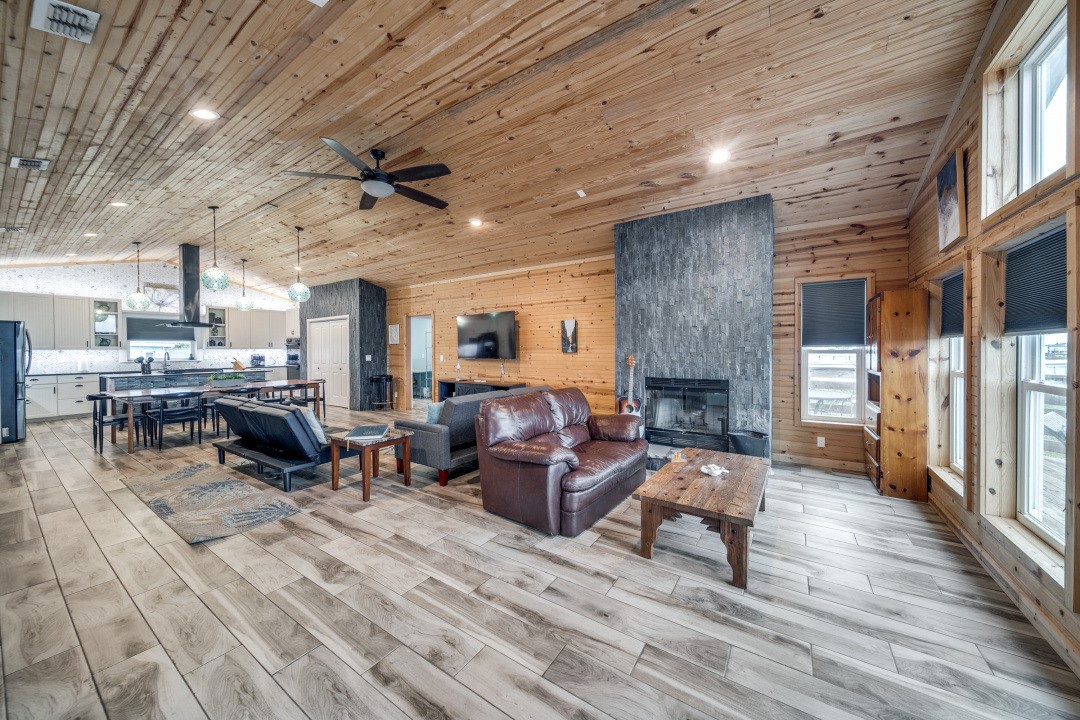 610 Sandollar Property Photo 6