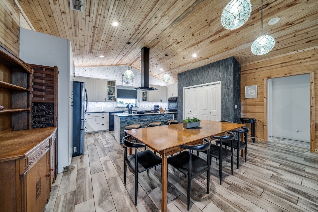 610 Sandollar Property Photo 8