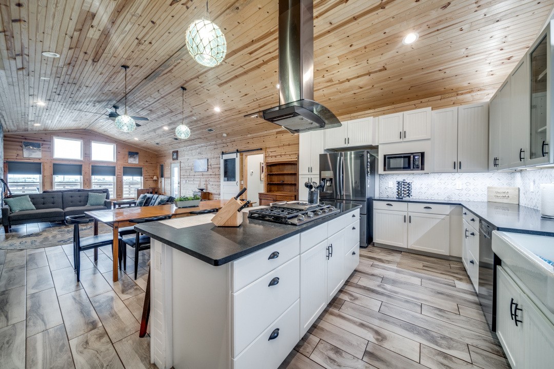 610 Sandollar Property Photo 10