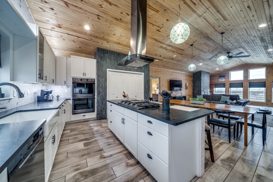 610 Sandollar Property Photo 11