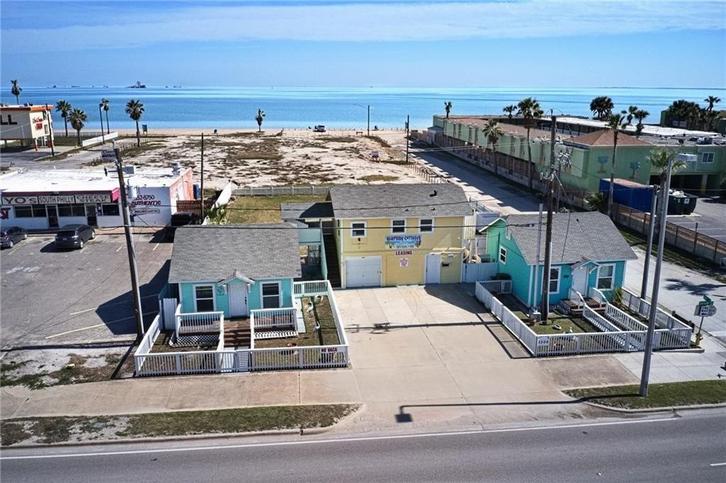 3302,3304 Surfside Blvd Property Photo 2