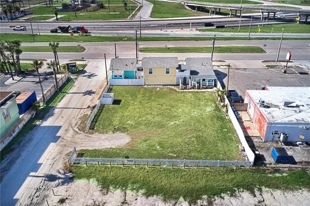 3302,3304 Surfside Blvd Property Photo 33