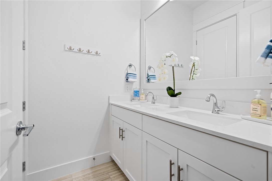 119 Wild Indigo St 3b Property Photo 22