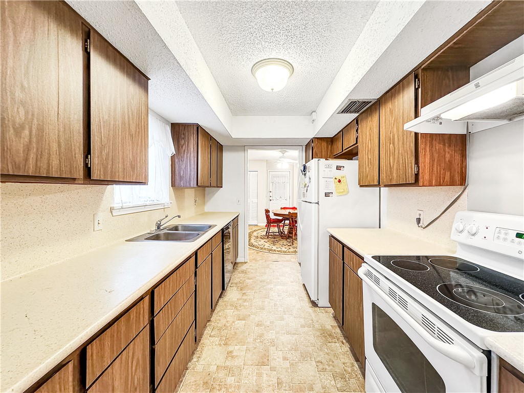 91 Townhouse Lane Property Photo 10