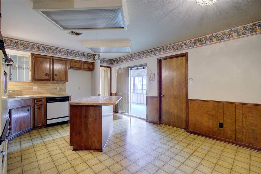 104 Country Pl. Property Photo 11