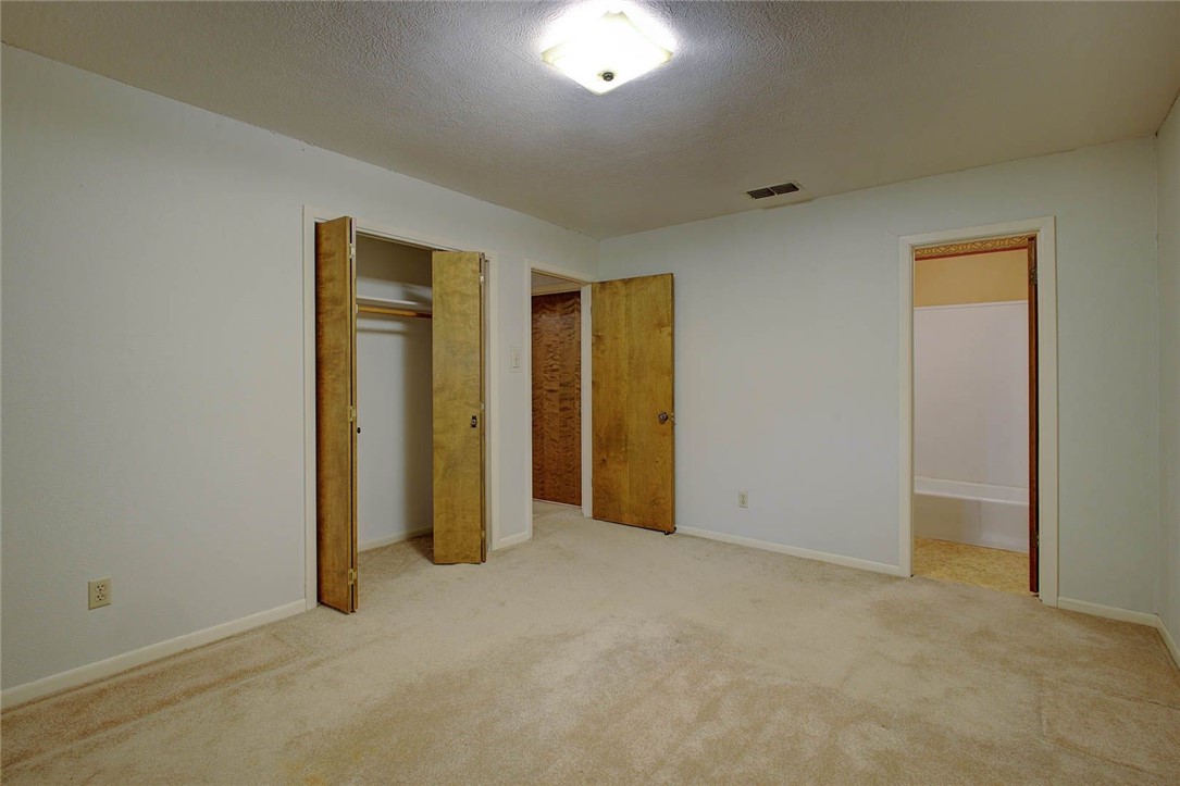 104 Country Pl. Property Photo 16