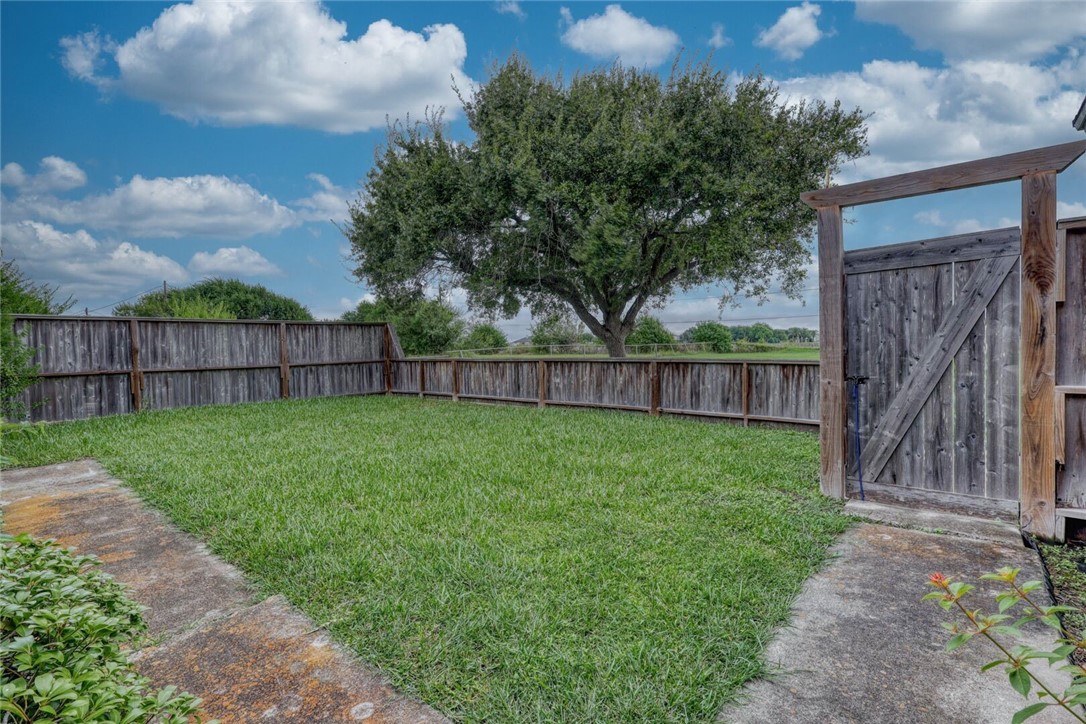 104 Country Pl. Property Photo 28