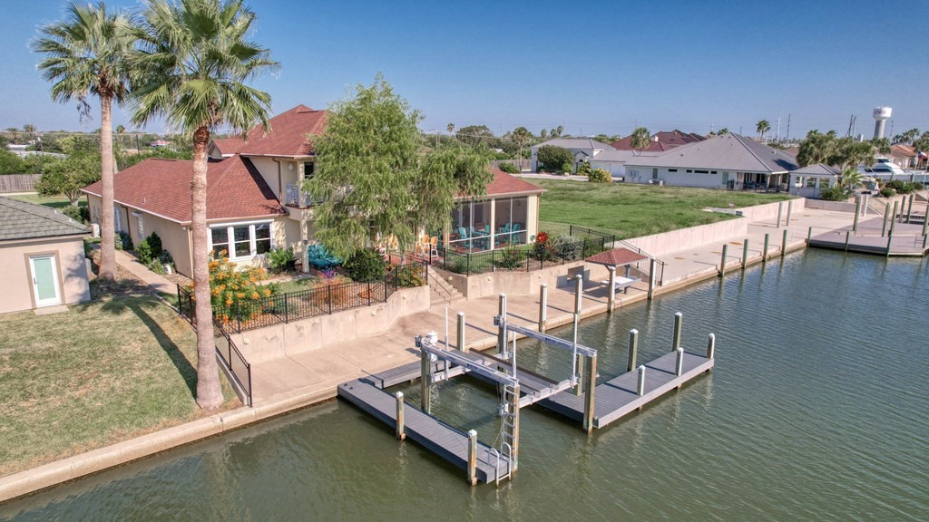 411 Porpoise Dr Property Photo