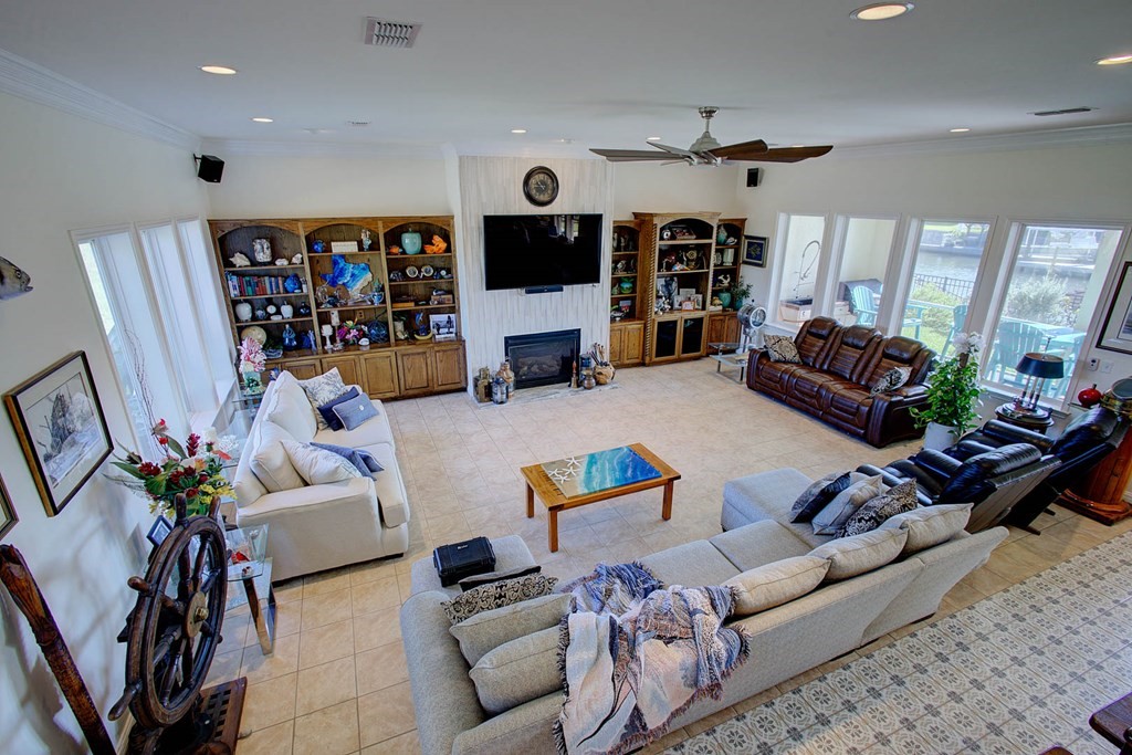 411 Porpoise Dr Property Photo 5