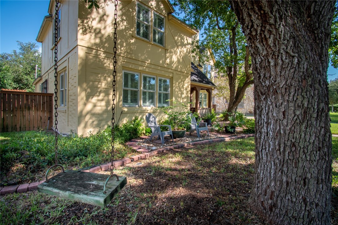 434 Del Mar Blvd Property Photo 28