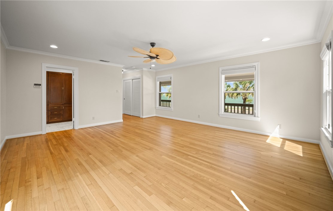 3845 Ocean Dr Property Photo 15