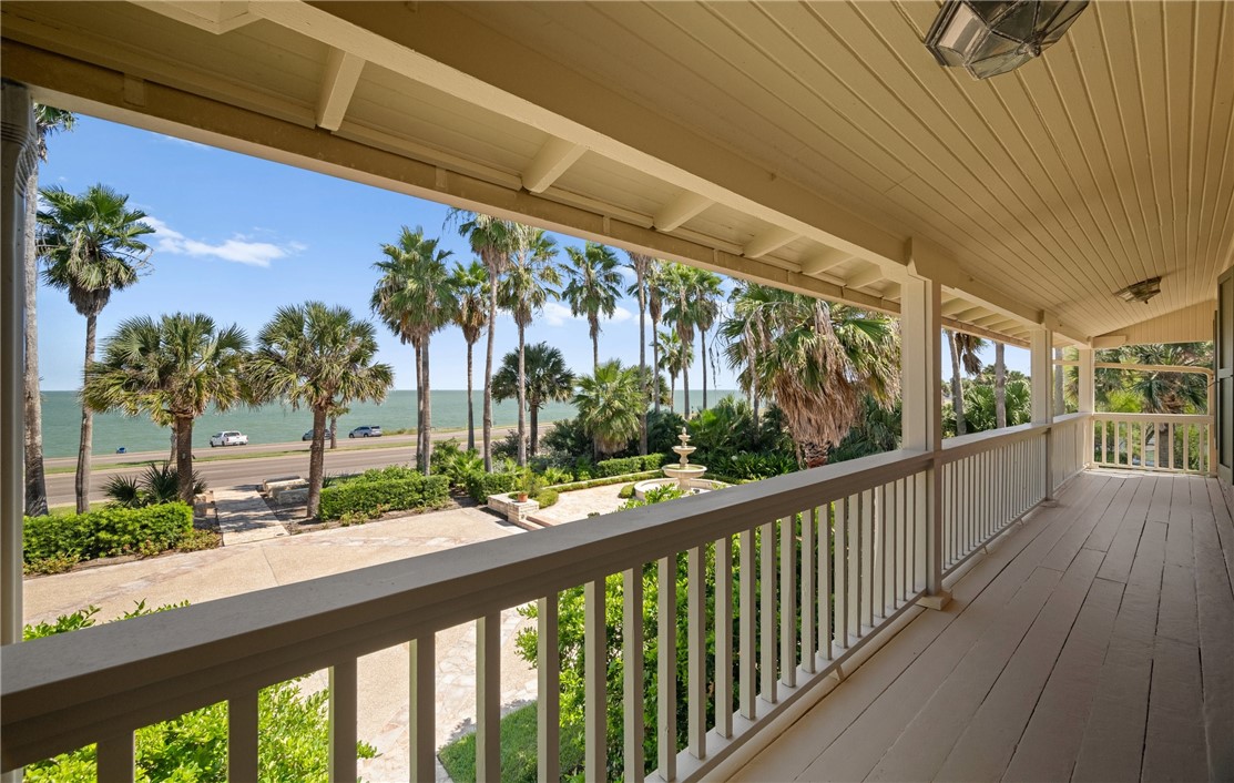 3845 Ocean Dr Property Photo 22