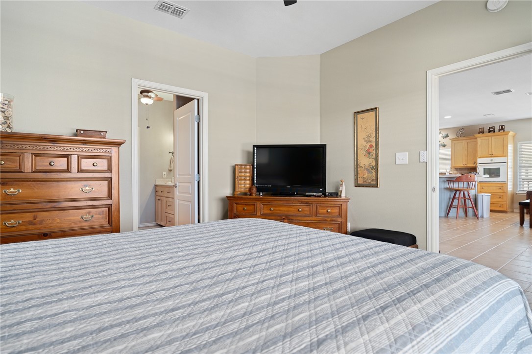113 Ball St Property Photo 26