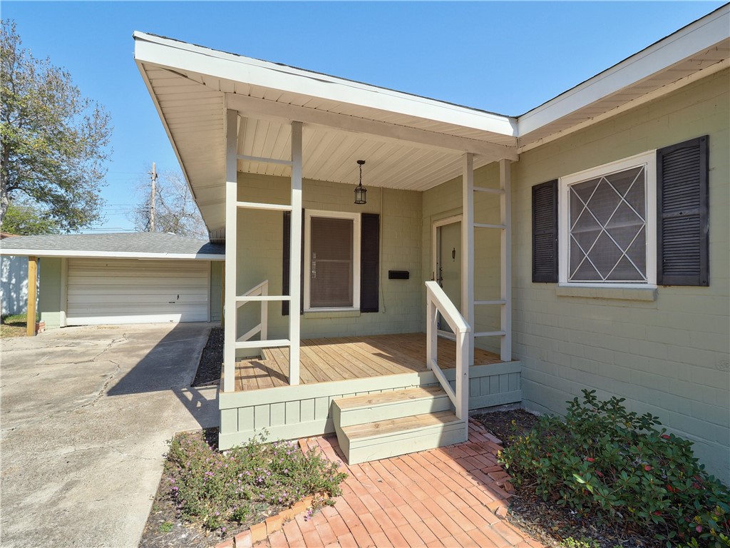 3662 Monterrey Property Photo 1