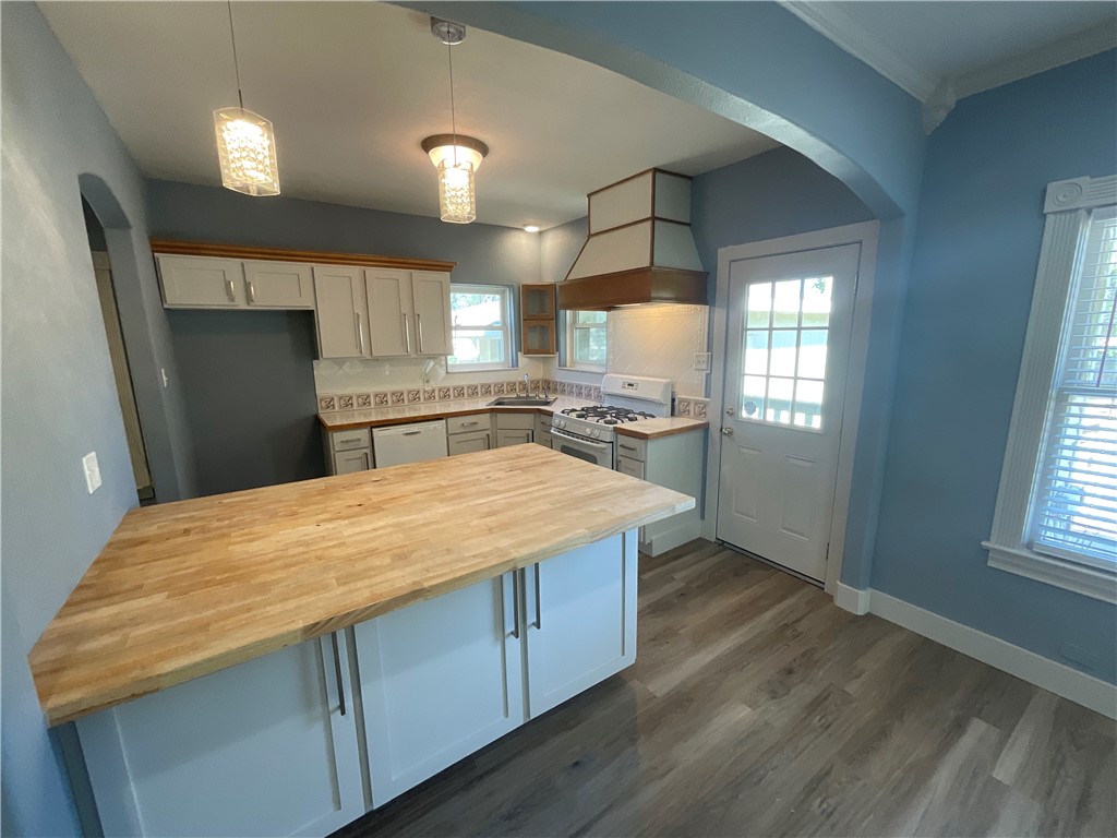 3662 Monterrey Property Photo 7
